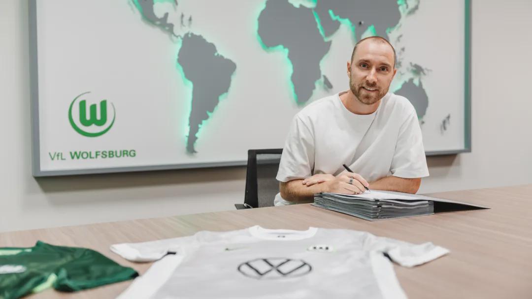 开云官方平台-苦等一夏！曼联弃将找到下家 33岁高龄转战德甲