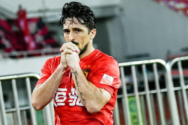 开云官方平台-狠追泰山！洛国富叒露野牛范 你造他有多努力吗？